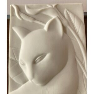 Vintage 1980s Crowning Touch Cat & Calla Lily Porcelain Trinket Box Japan